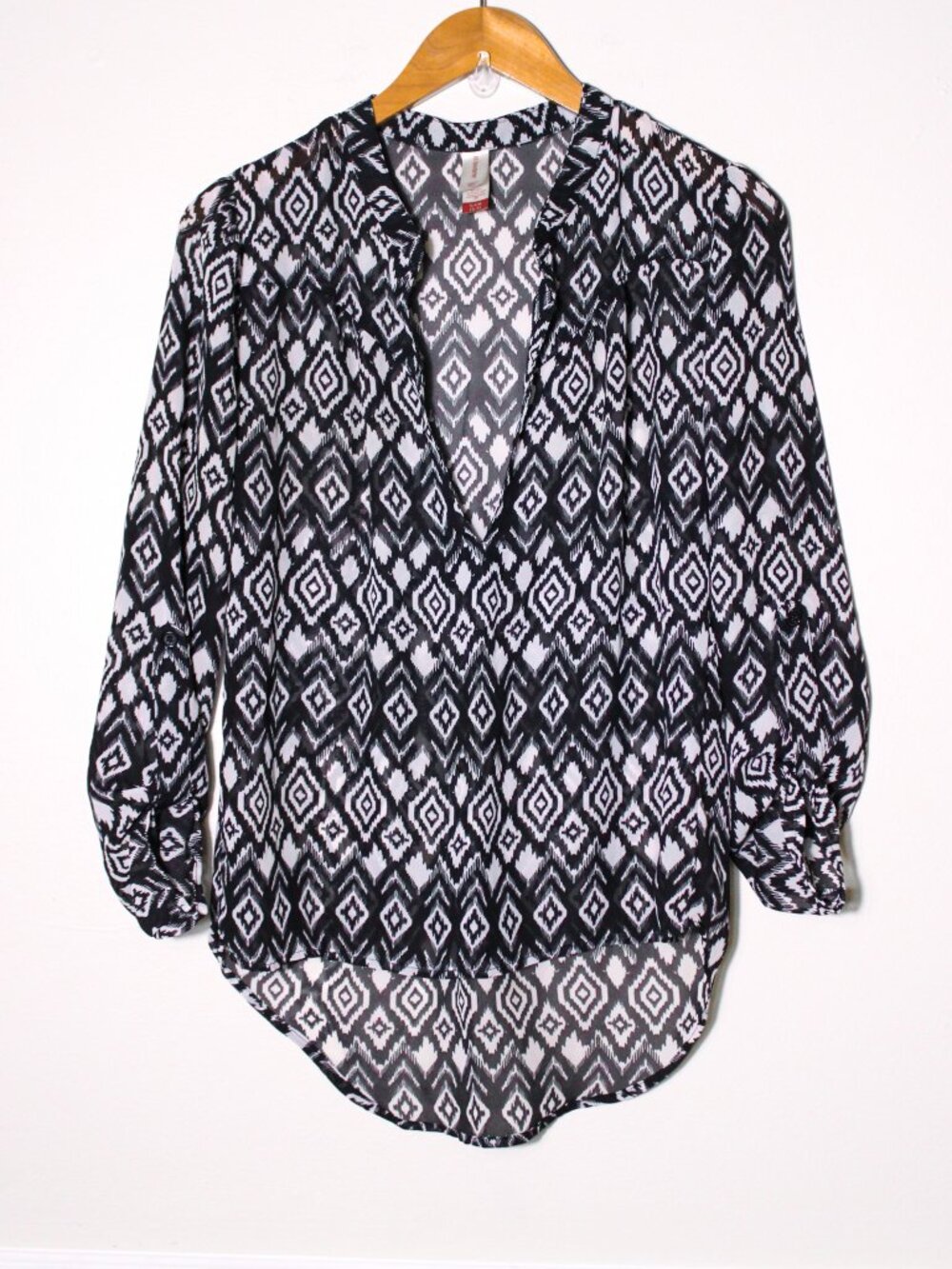 Lightweight Sheer Ikat Print Popover Roll Tab Top Black White Monochrome Size S